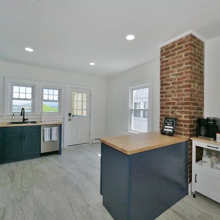 Deck View Of Hudson River & Mt Beacon / Boho Suite Newburgh Exterior photo