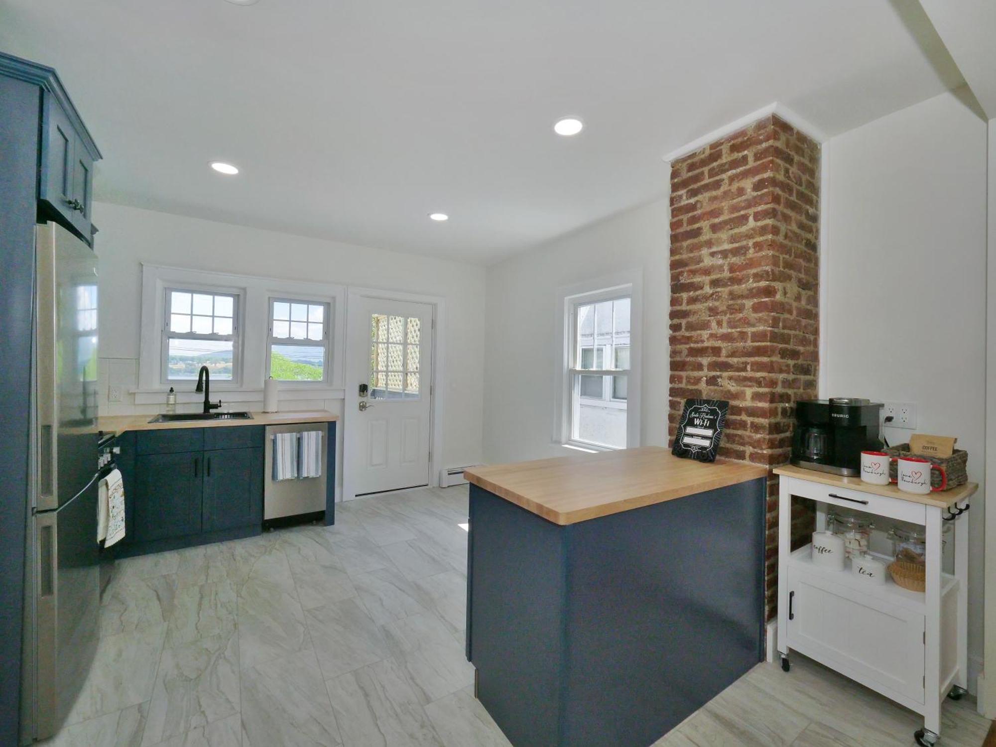 Deck View Of Hudson River & Mt Beacon / Boho Suite Newburgh Exterior photo